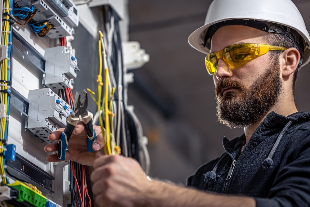 The Benefits of Hiring a Licensed and Experienced Electrical Contractor